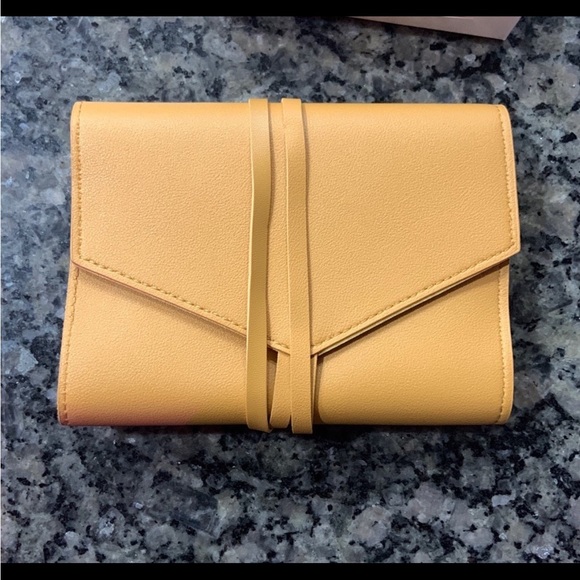 Glass Ladder Co. Katherine Tech Organizer Roll in Honey - Picture 6 of 9